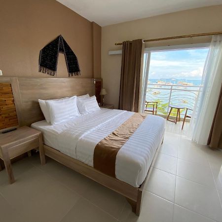 Hotel Flamingo Avia Labuan Bajo Extérieur photo