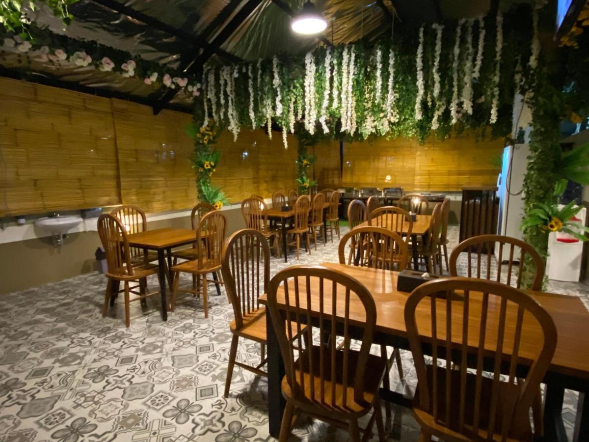 Hotel Flamingo Avia Labuan Bajo Extérieur photo