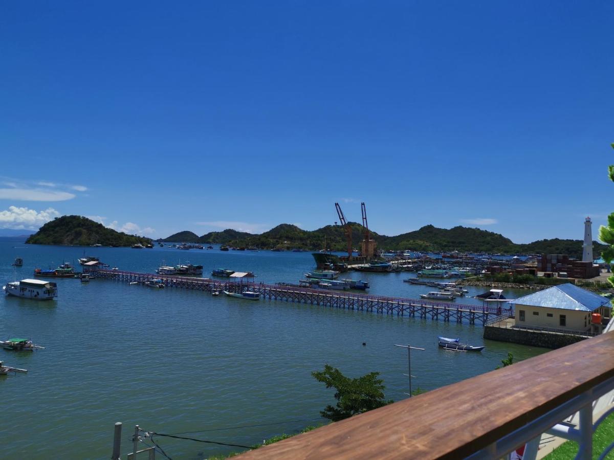 Hotel Flamingo Avia Labuan Bajo Extérieur photo